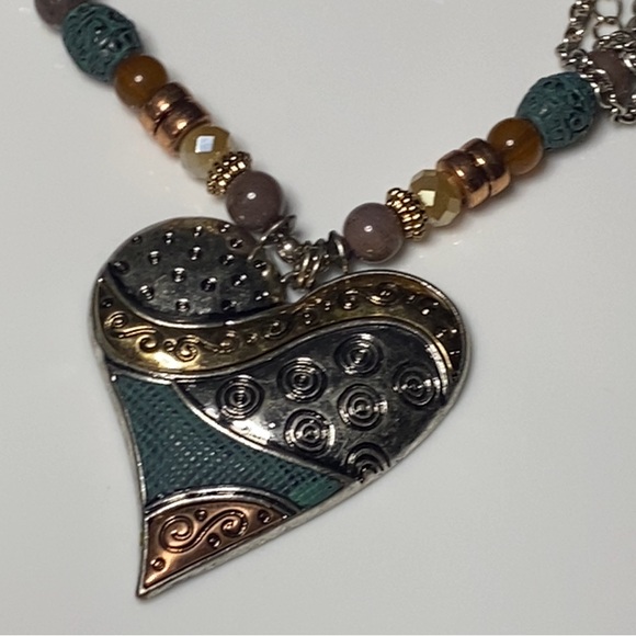 NWT Multi Bead with Heart Pendant Necklace & Earrings Set - Picture 3 of 4